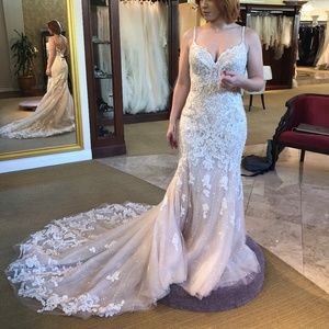 Martina Liana Trumpet cut Gown